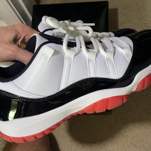 Nike Air Jordan 11 Concord Bred